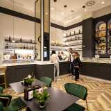 � stato riaperto a settembre dopo un restyling estivo: oggi offre un arredamento in stile liberty, con un bancone a forma di "elle" e un ambiente pi� spazioso e luminoso